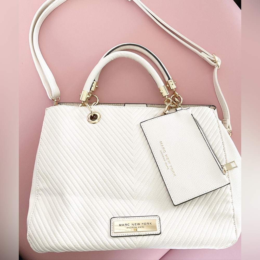 Marc New York purse, beautiful off white spacious purse- no rips/tears